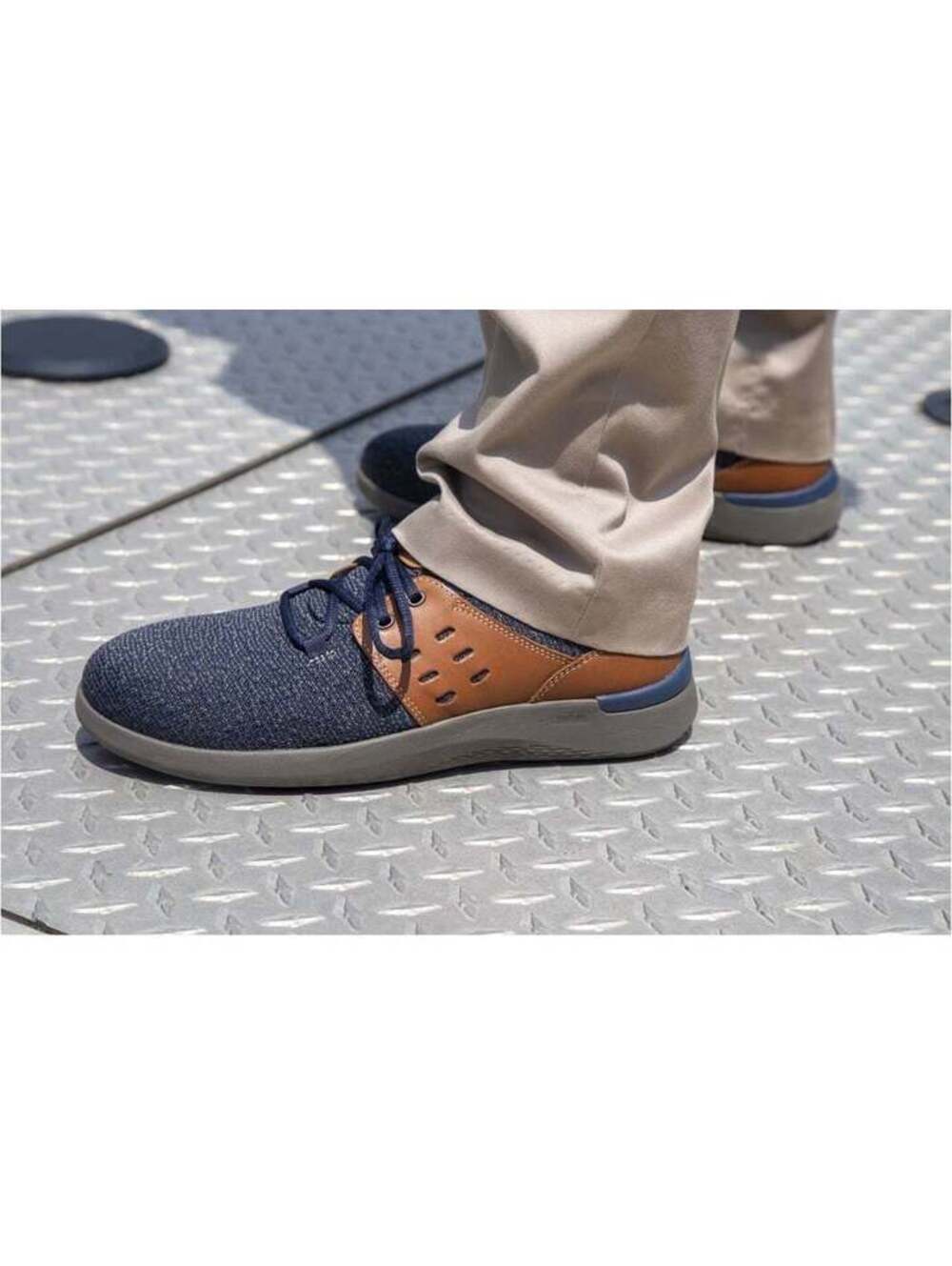 New- Rockport Blue & Tan  -Mens Work Shoes  10.5 ESD Composite Toe - Picture 7 of 8